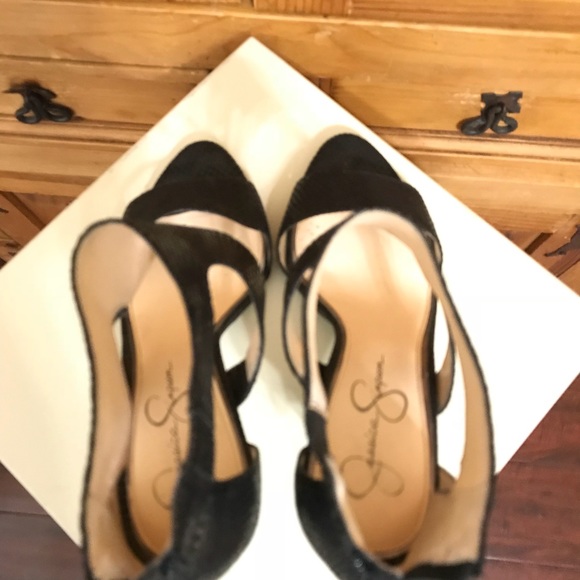 Jessica Simpson flirty pump! - Picture 5 of 5